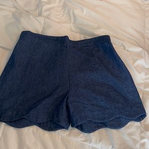 Girls shorts - size 7